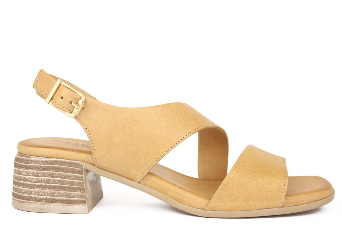K56062 CAMEL SANDALO DONNA